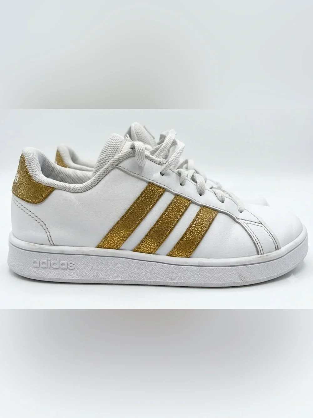 Adidas Kids Grand Court Gold Glitter 3 Stripe Sneakers Size 2.5 Unisex